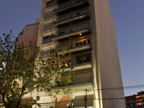 Amplio Monoambiente En Pocitos