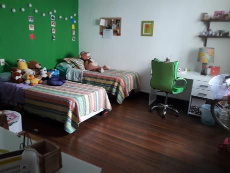 Apartamento 2 Dormitorios Con Patio Y Fondo Sin G/C Financiación
