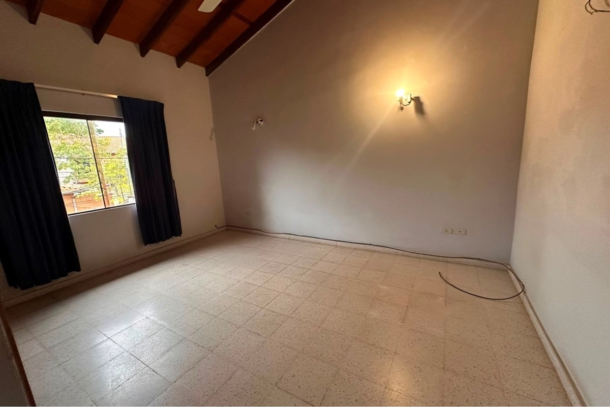 Alquilo casa en Lambare, barrio Kennedy — foto 3