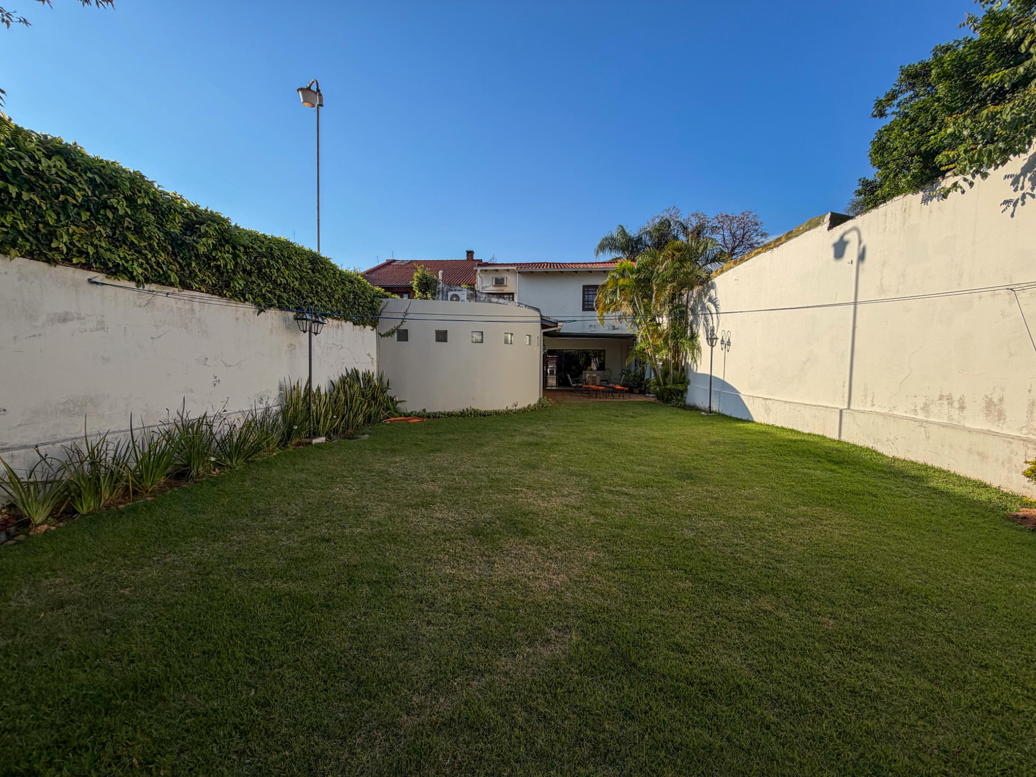 EN VENTA HERMOSA CASA DE 2 PISOS EN YCUA SATI - foto 4