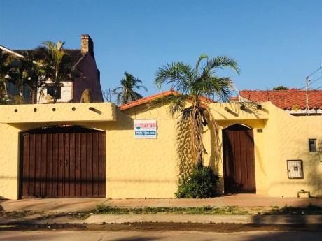 Casa En Anticretico En La Urbanizacion Cotoca, 25.000 $us