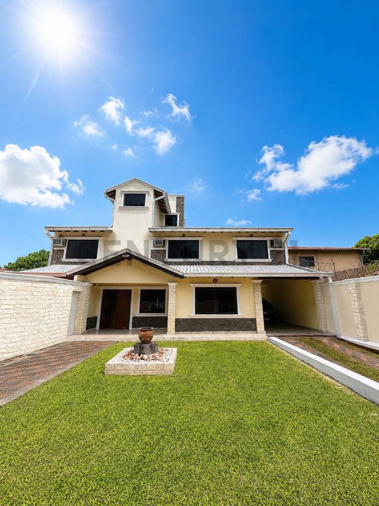Vendo amplia casa en Fernando de la Mora — foto 2