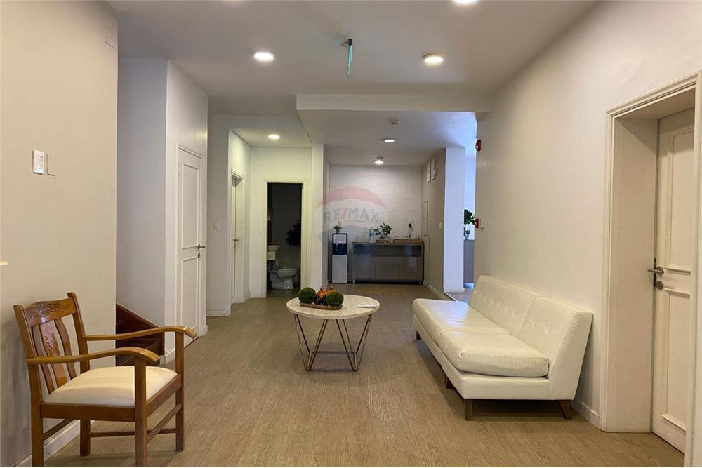 Alquilo hermosa Residencia en Villa Morra — foto 3