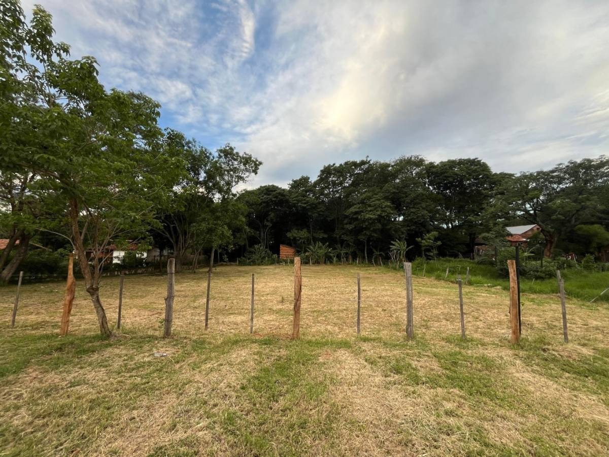 En venta hermoso terreno de 1.200 m² ubicado en pleno centro de Altos — foto 2