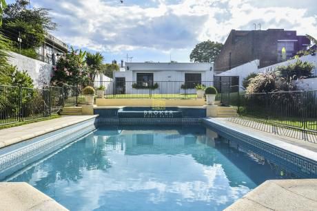 Casa De 3 Dormitorios Y Piscina Climatizada En Punta Gorda