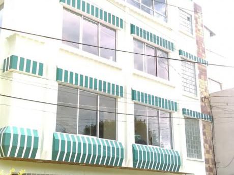Hermosa Casa De Tres Pisos Y Medio En Alquiler Para Oficinas O Empresas