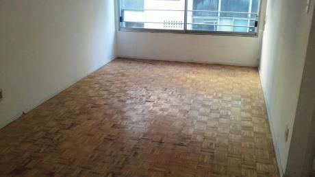 Casa Central - Lindo Apto A Pasos De 18 De Julio