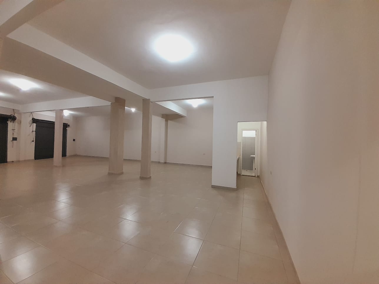 Vendo Salón Comercial en Villa Elisa | 640 m² | Gs. 1.100.000.000 — foto 3