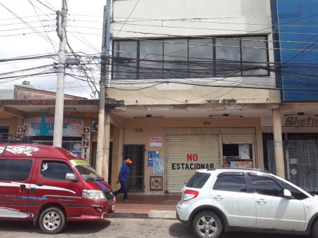 Edificio En Venta Zona Los Pozos Una Cuadra Antes Del 1er Anillo