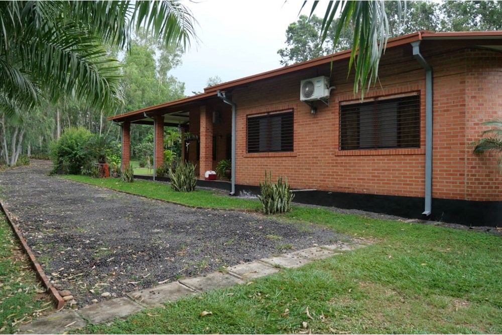 Venta De Hermosa Casa Quinta En Pirayu — foto 2