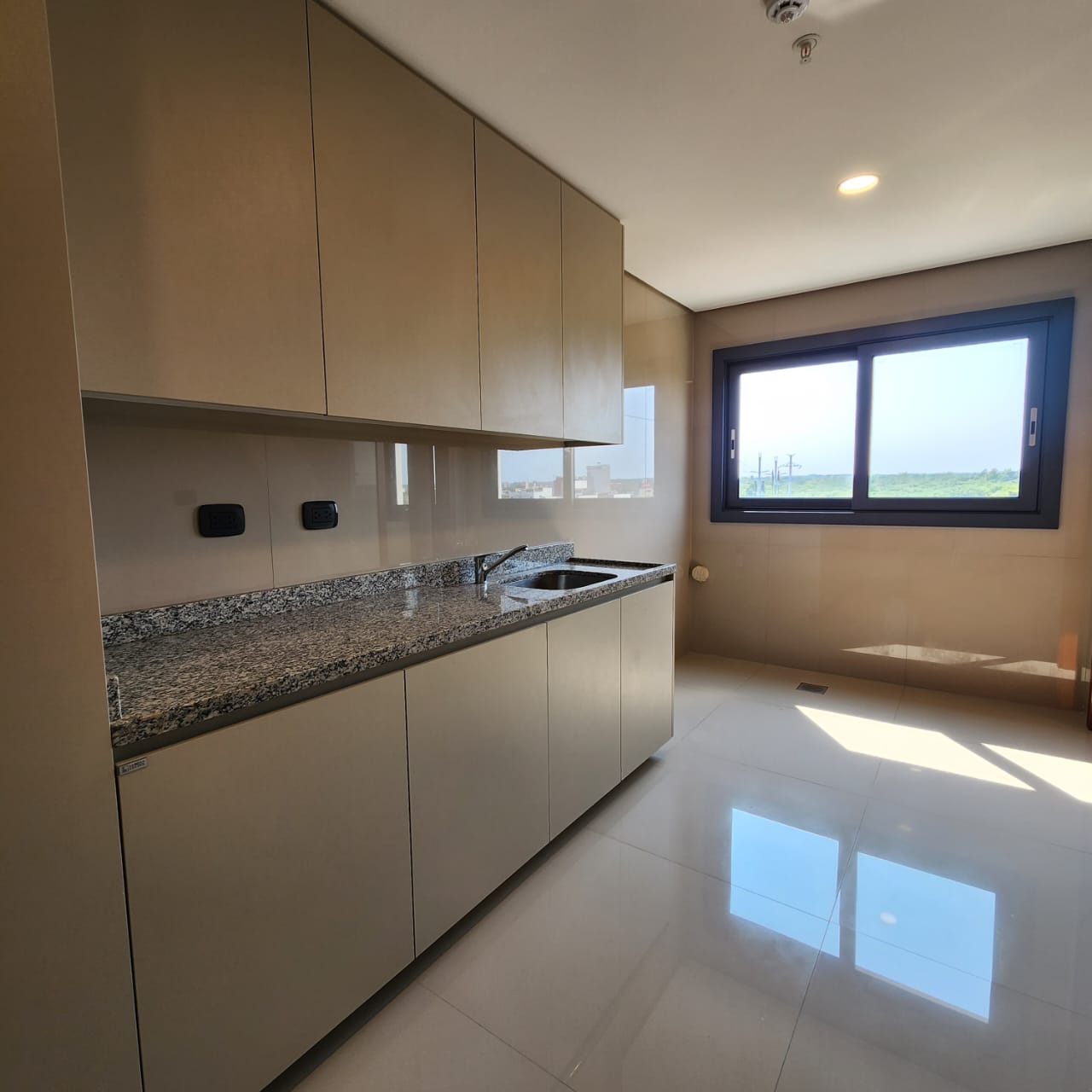 Alquilo Moderno Y Amplio Dpto De 3 Habit En Suite — foto 3