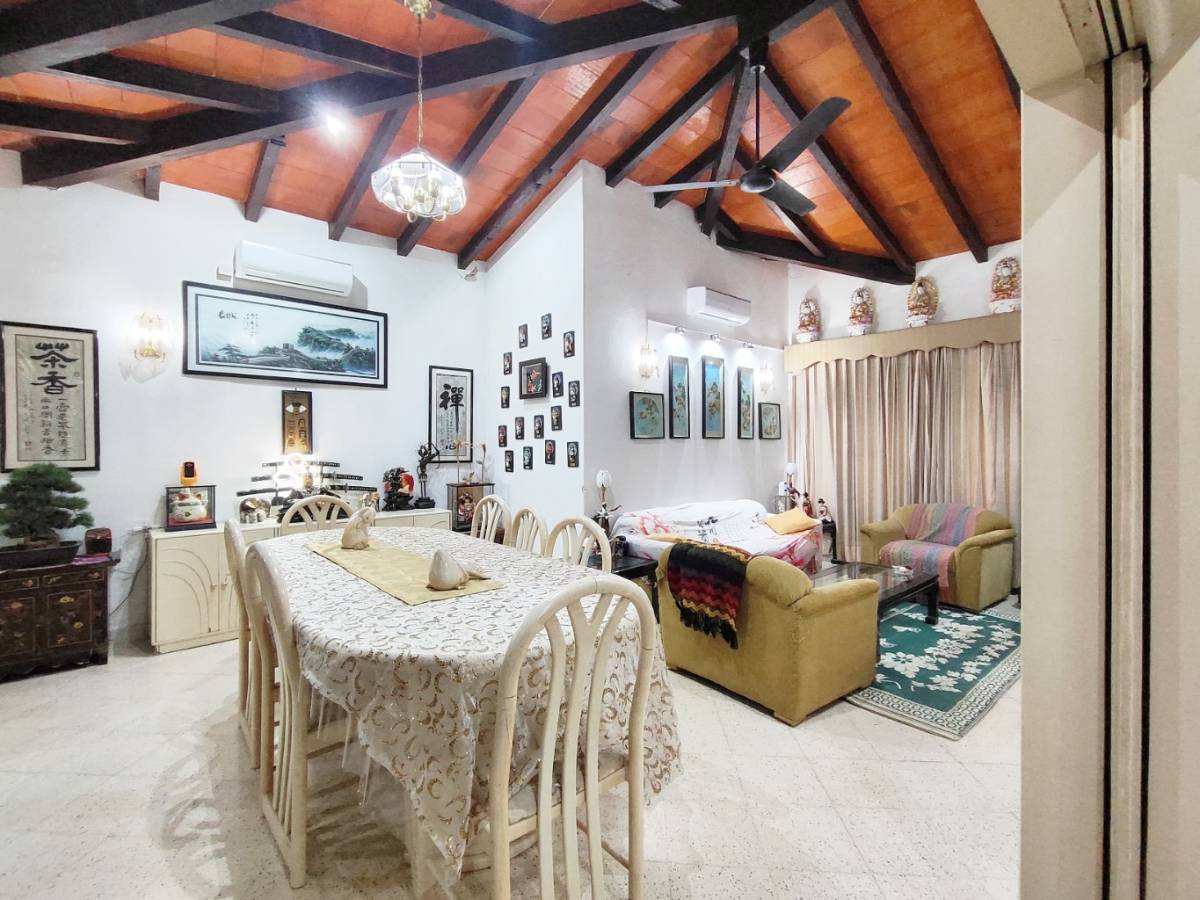 TRES CASAS BARRIO JARA VENTA — foto 3