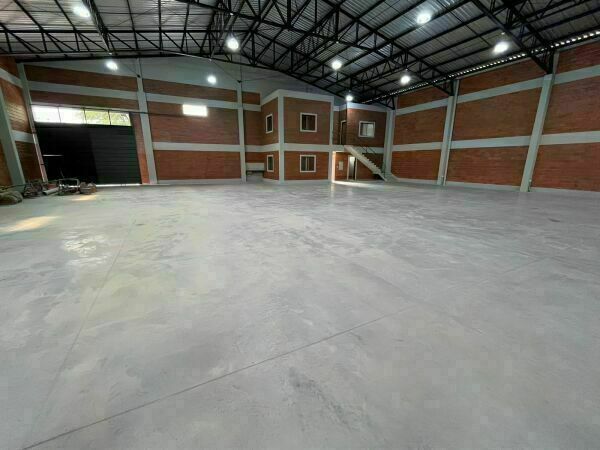 Alquilo Tinglado a estrenar!! con Oficina en MRA — foto 2