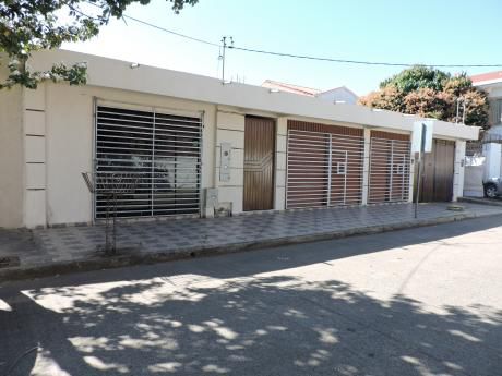 En Venta Amplia Casa De 1 Planta A Pasos De La Nueva Feria Y Los Ferreteros