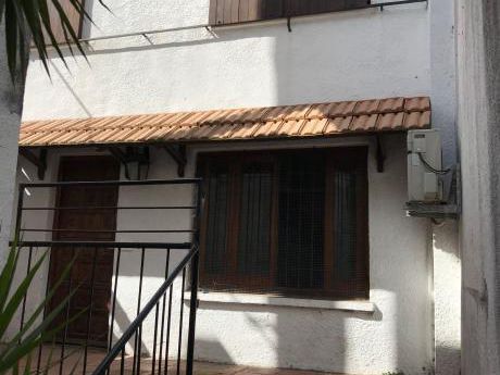 Duplex Tipo Casa! Próximo A Canal 12