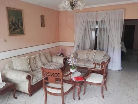 Venta De Casa Al Frente Del Colegio Saint George