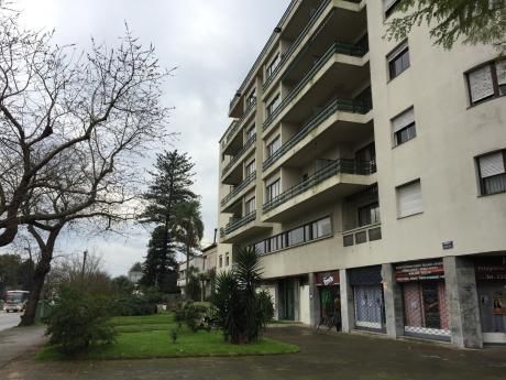 Edificio Emblematico Del Prado