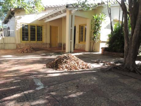 Vendo Casa En Sajonia Sobre Asfalto