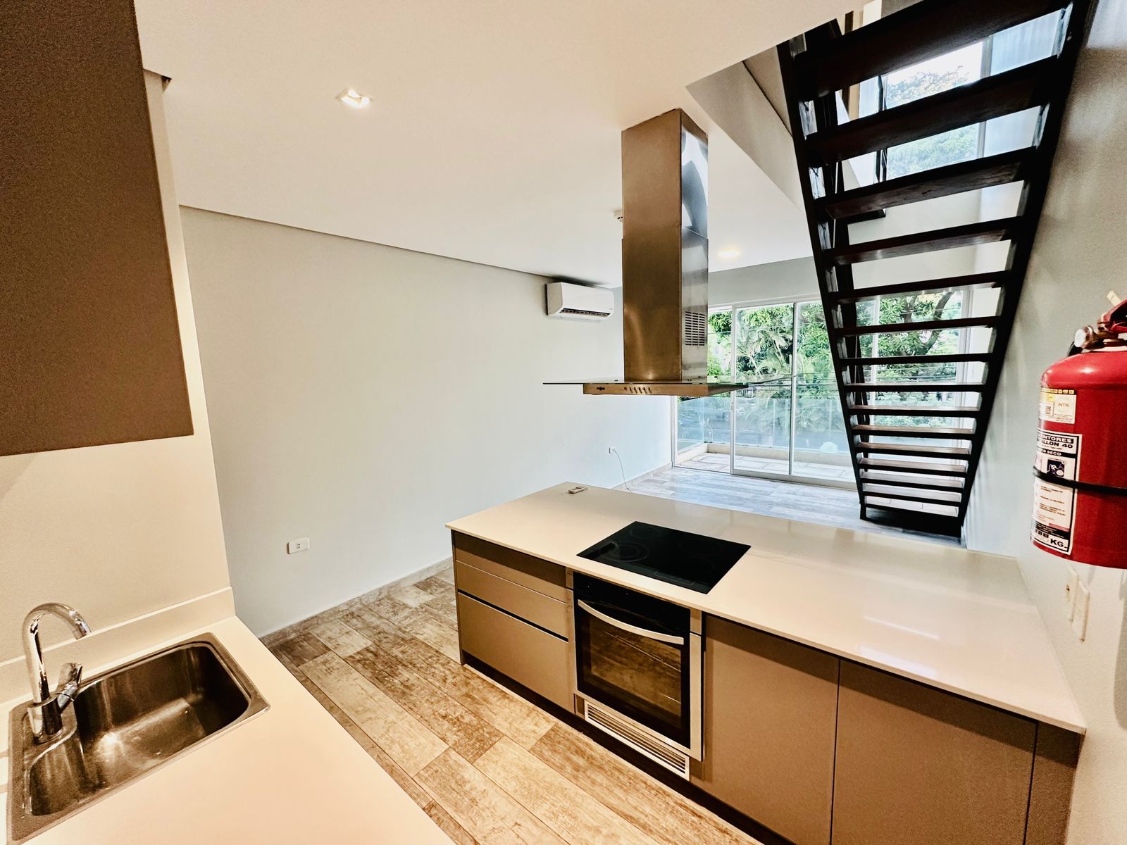 Depto En Alquiler De 1 Dorm. Tipo Duplex En Villa Morra — foto 2