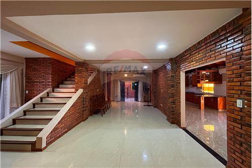 Casa-Venta-PY Itapúa Encarnación  Calle Carlos Hrase — foto 2