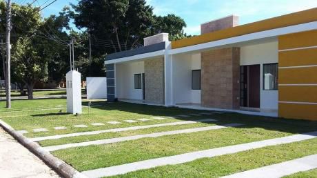 Hermosa Casa En Venta - Condominio Icarai