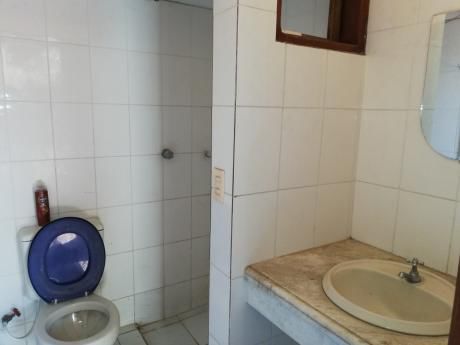 Alquilo Casa Centrica P/oficina O Vivienda
