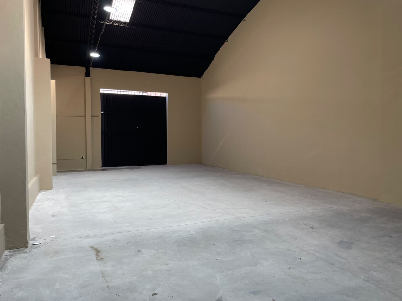 Alquilo Depósito en Fernando de la Mora Norte | 1.648 m² | Gs. 25 Millones — foto 2