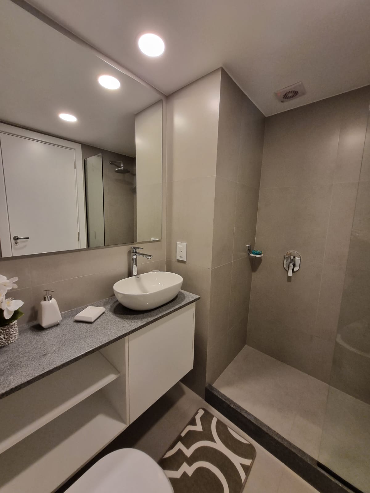 ALQUILO DEPARTAMENTO AMOBLADO EN BARRIO HERRERA — foto 3