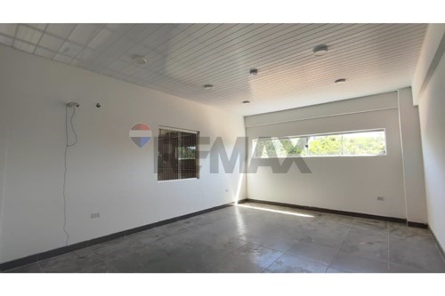 Depósito-Alquiler-PY Central Luque — foto 3