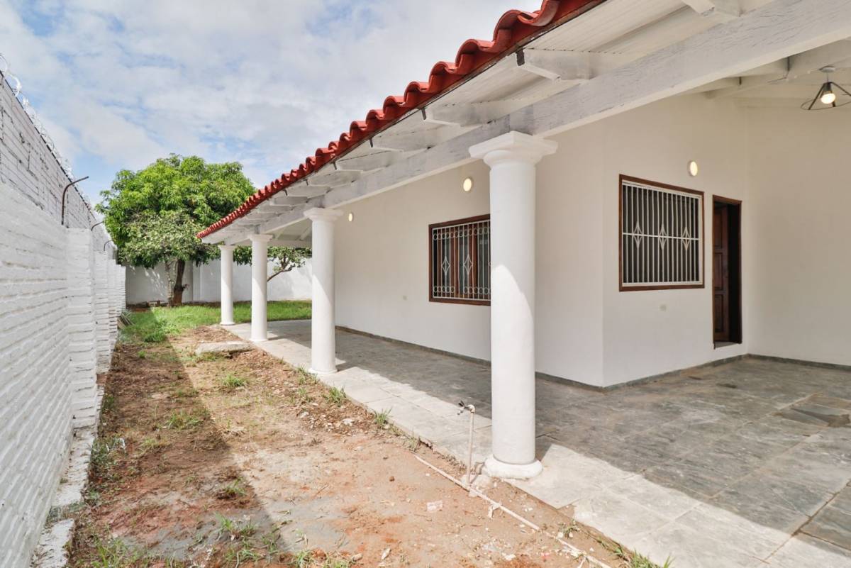 Alquilo casa de dos dormitorios en Mariano Roque Alonso, Barrio San Luís — foto 3