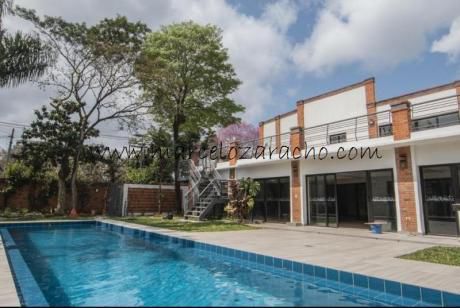 Alquilo Importante Residencia