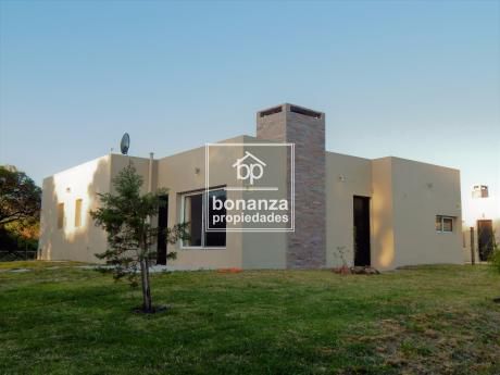Casa En Alquiler A Estrenar, Piriápolis, Punta Colorada