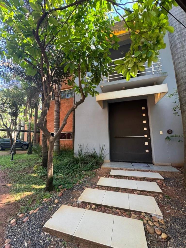 Alquilo hermosa casa en Condominio Botánica V — foto 2