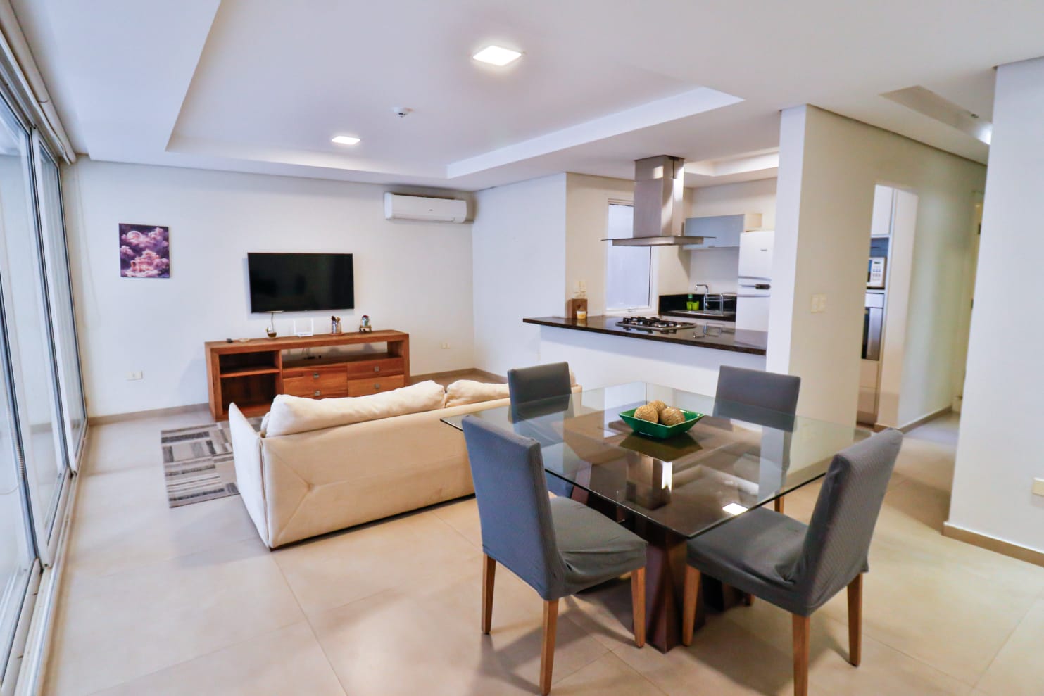 EN VENTA AMPLIO DEPARTAMENTO DE 2 HABITACIONES SOBRE PRIMER PRESIDENTE — foto 3