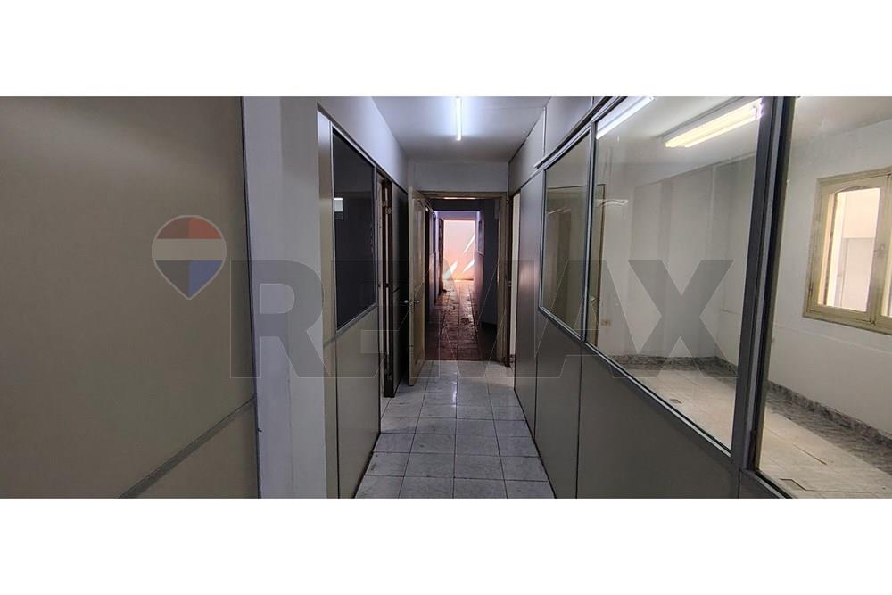 Edificio con Renta Ubicación comercial y oficinas — foto 3