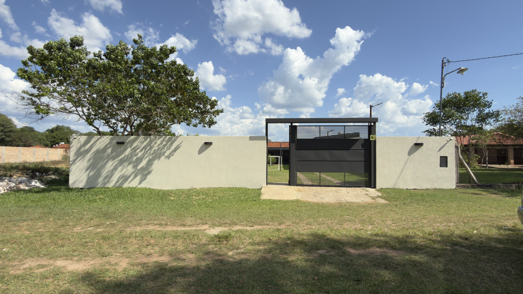 San Bernardino: Moderna Casa Con Piscina Y Quincho — foto 2