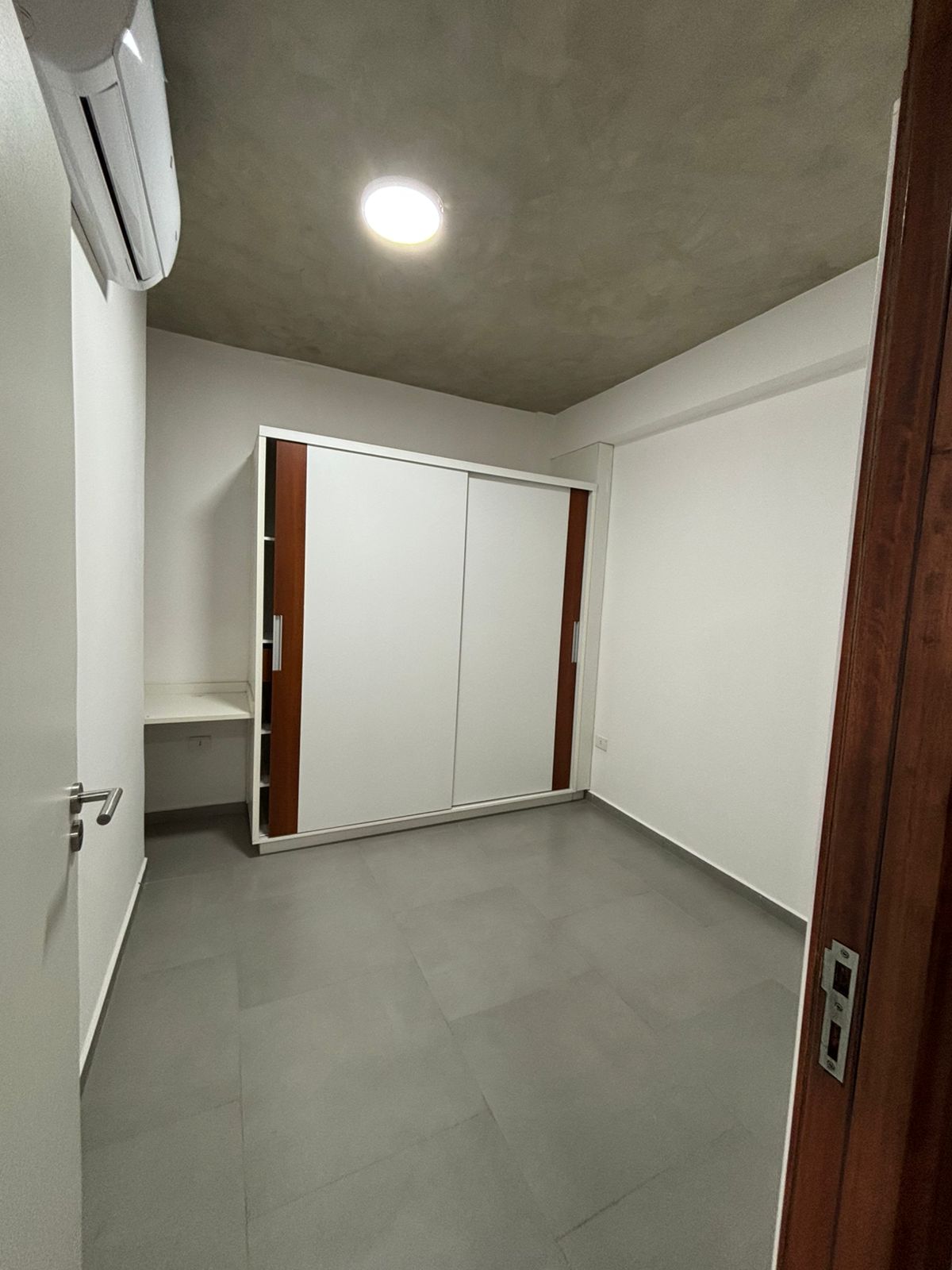 ALQUILO DEPARTAMENTO EN LA LAMBARE — foto 2