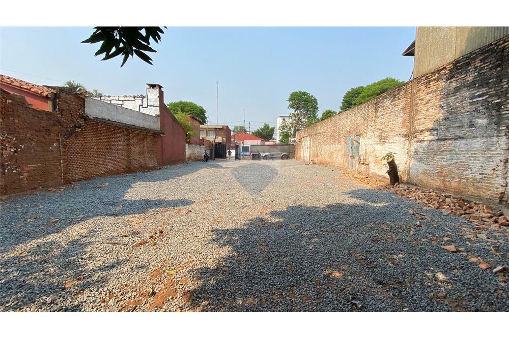 TERRENO COMERCIAL de 813 — foto 2