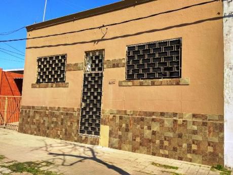 Impecable Casa A 150 Mt De Av San Martin