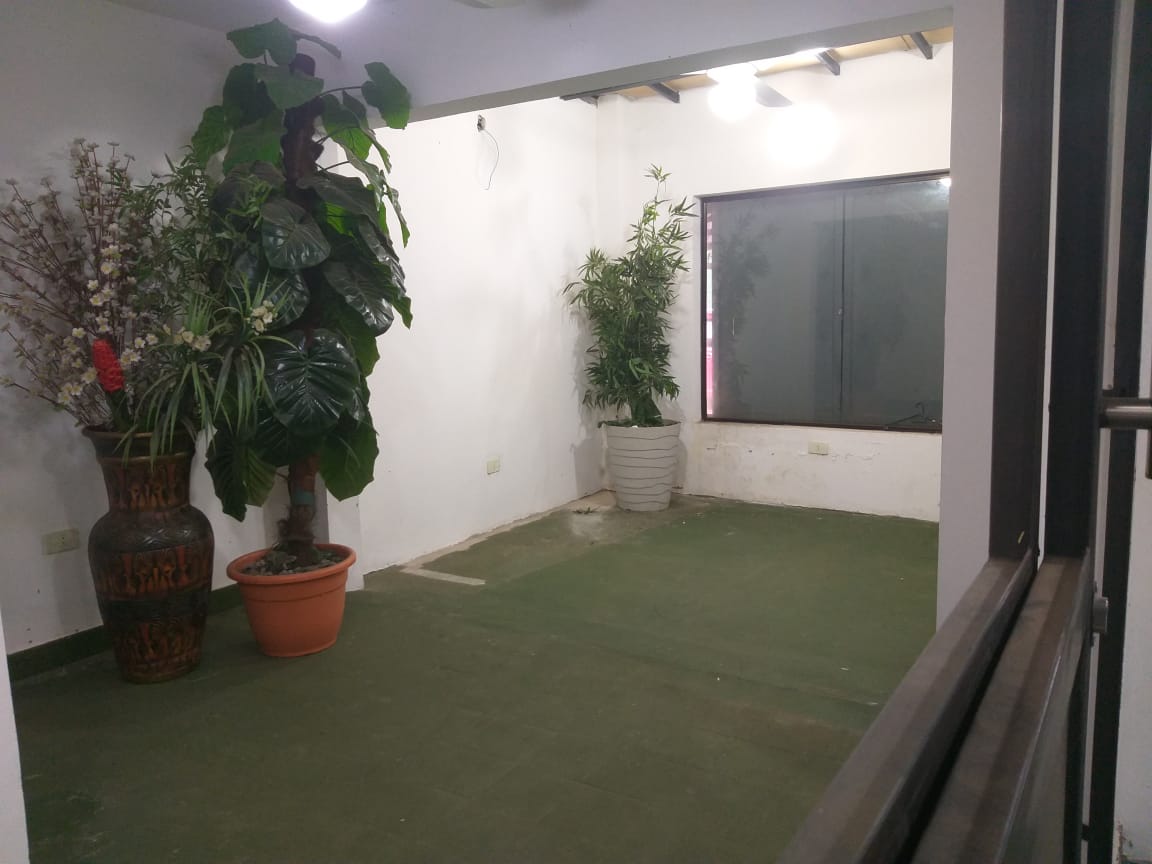 ALQUILO EDIFICIO PARA OFICINA DETRAS DEL HOSPITAL BAUTISTA — foto 2
