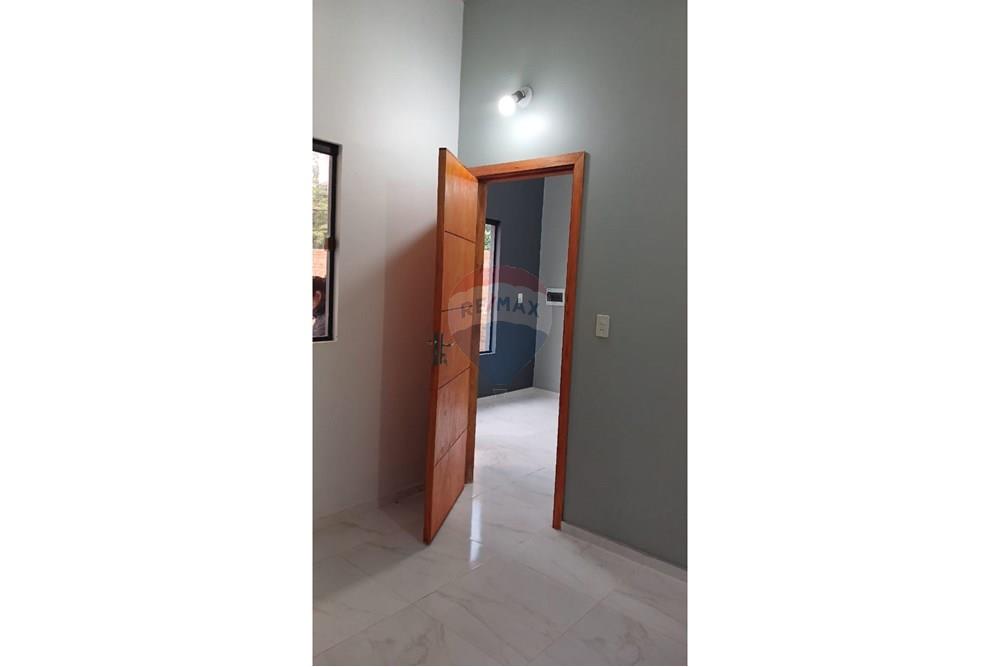 Casa - Alquiler - San Lorenzo, Paraguay — foto 3
