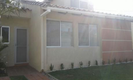 Inmobiliaria Ofrece; En Alquiler Casa Independiente, Zona Urbari