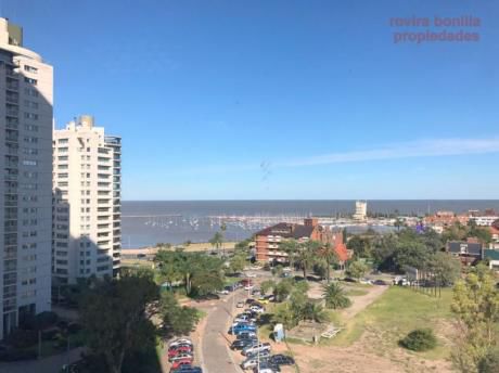 Wtc. Torre IV. Vista Al Puerto Del Buceo