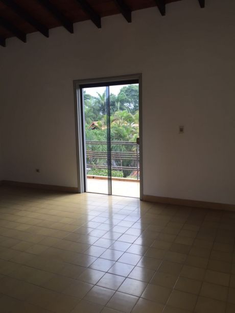 Departamento A Pasos Del Shopping Del Sol