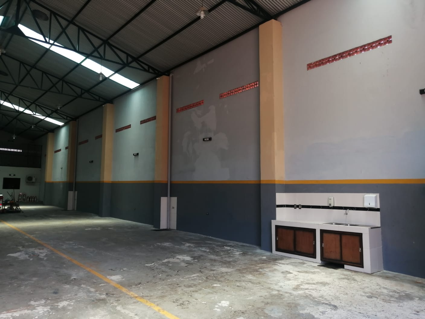 DEPÓSITO EN ALQUILER – BARRIO UNIVERSO, MARIANO R ALONSO – ZONA PUENTE REMANSO — foto 2