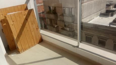 2 Dormitorios Con Terraza Gge Y Cocina Definida