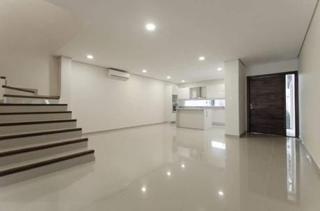 Vendo Espectacular Duplex A Metros Del Centro Paraguayo Japones