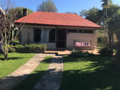 Dos Inmuebles En Excelente Entorno