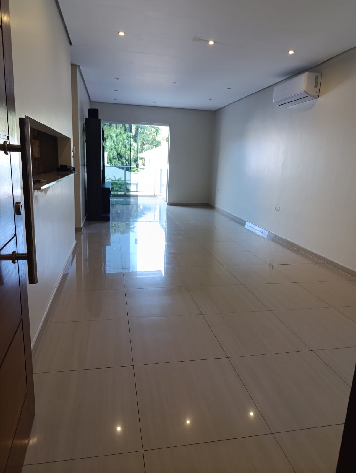 ALQUILO DEPARTAMENTO   EN LOS LAURELES, EDIFICIO LA ALAMEDA, 1° PISO — foto 2