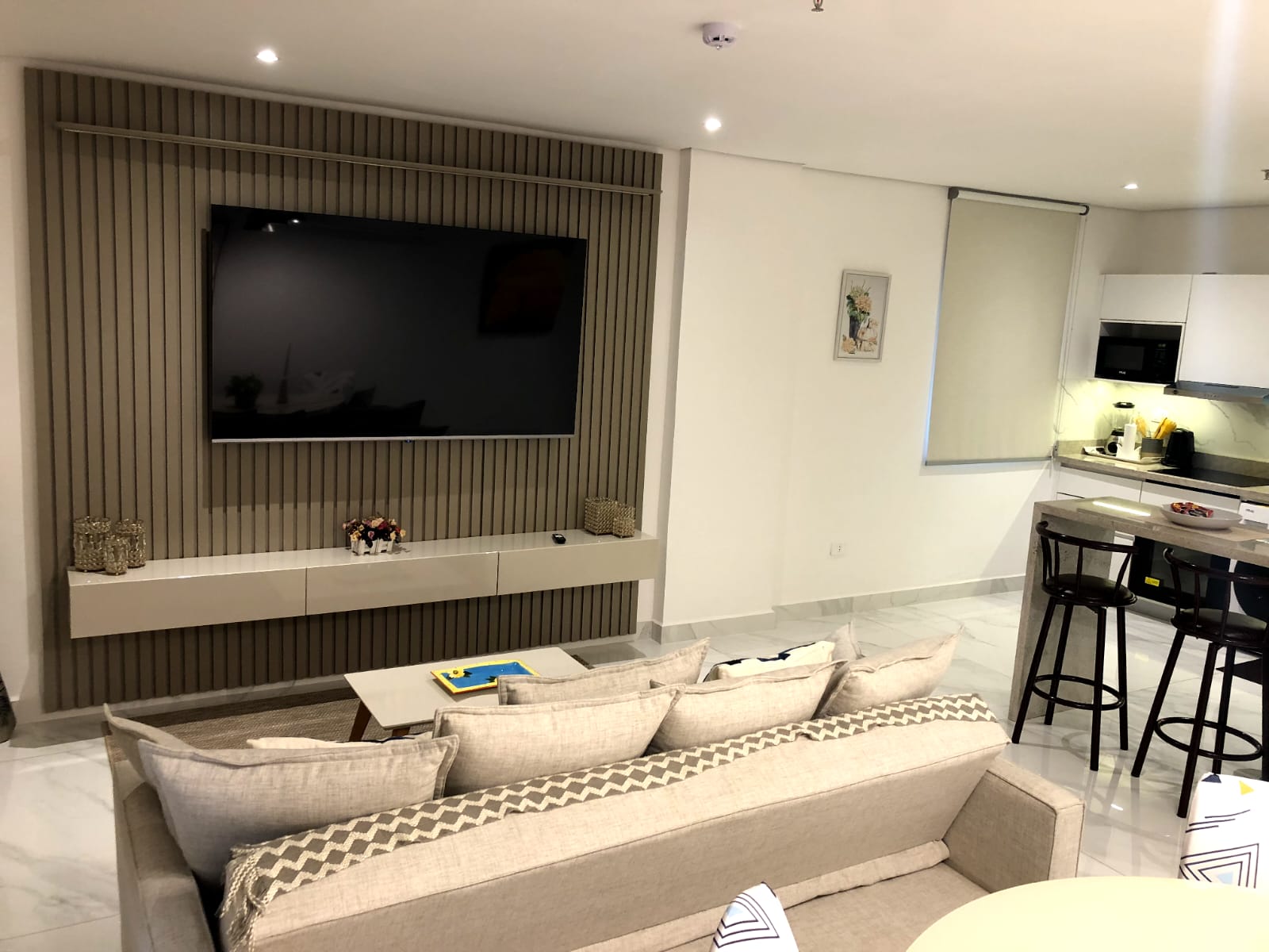 En Alquiler Departamento Amoblado Molas López. — foto 3